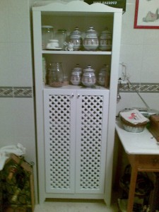 Alacena lacada en blanco