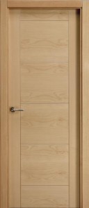 F7  puerta de madera de roble barnizada